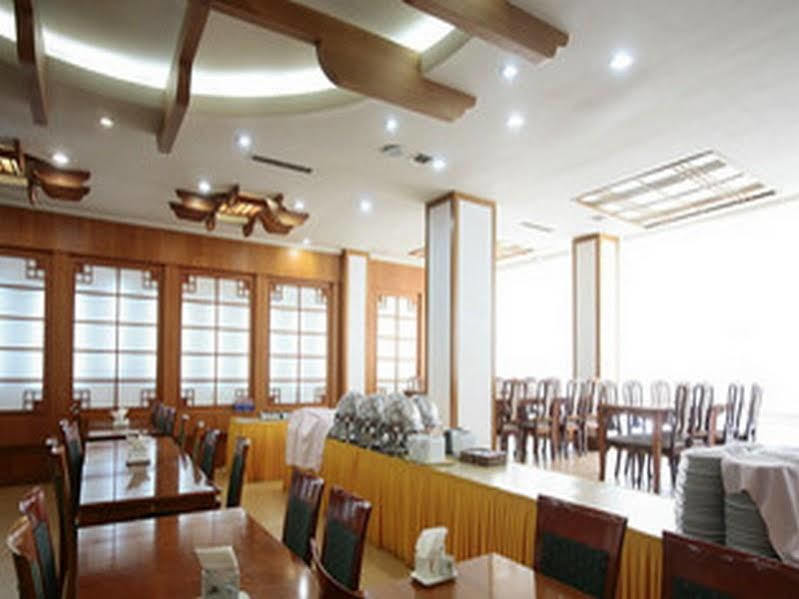 Hawaii Hotel Чеджу Екстериор снимка
