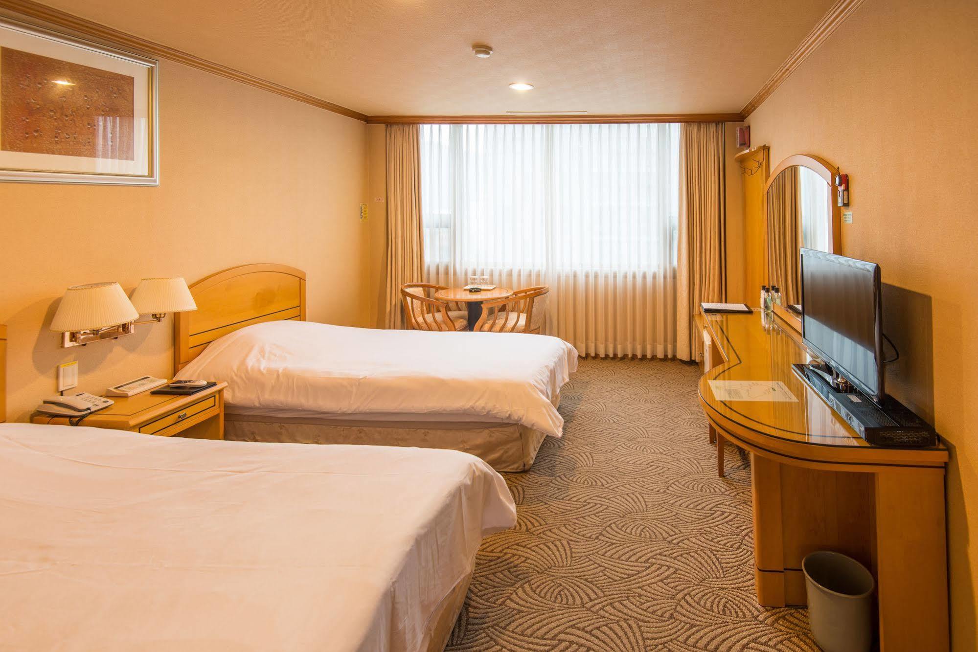Hawaii Hotel Чеджу Екстериор снимка